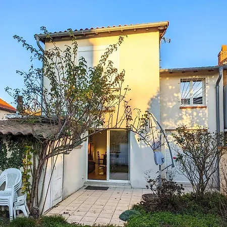 La Maison Calme Et Lumineuse, Jardin, Proche Metro Ferienhaus *