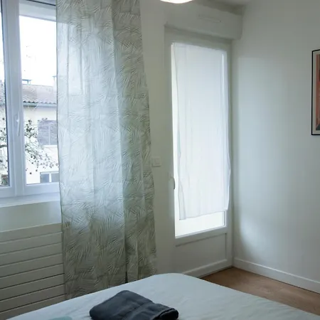 La Maison Calme Et Lumineuse, Jardin, Proche Metro Ferienhaus *