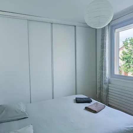 Ferienhaus La Maison Calme Et Lumineuse, Jardin, Proche Metro *