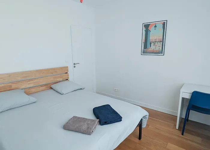 La Maison Calme Et Lumineuse, Jardin, Proche Metro 펜션 *