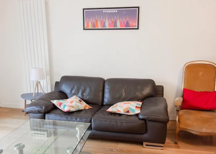 La Maison Calme Et Lumineuse, Jardin, Proche Metro 펜션