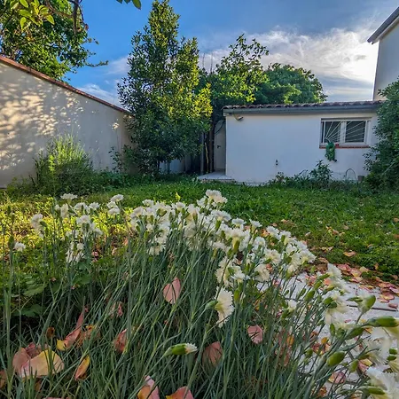 La Maison Calme Et Lumineuse, Jardin, Proche Métro *